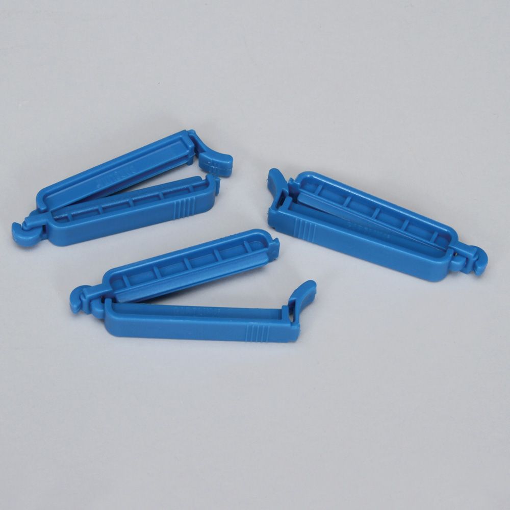 Carolina® Dialysis Tubing Clamps, Pack of 100 Carolina Biological Supply