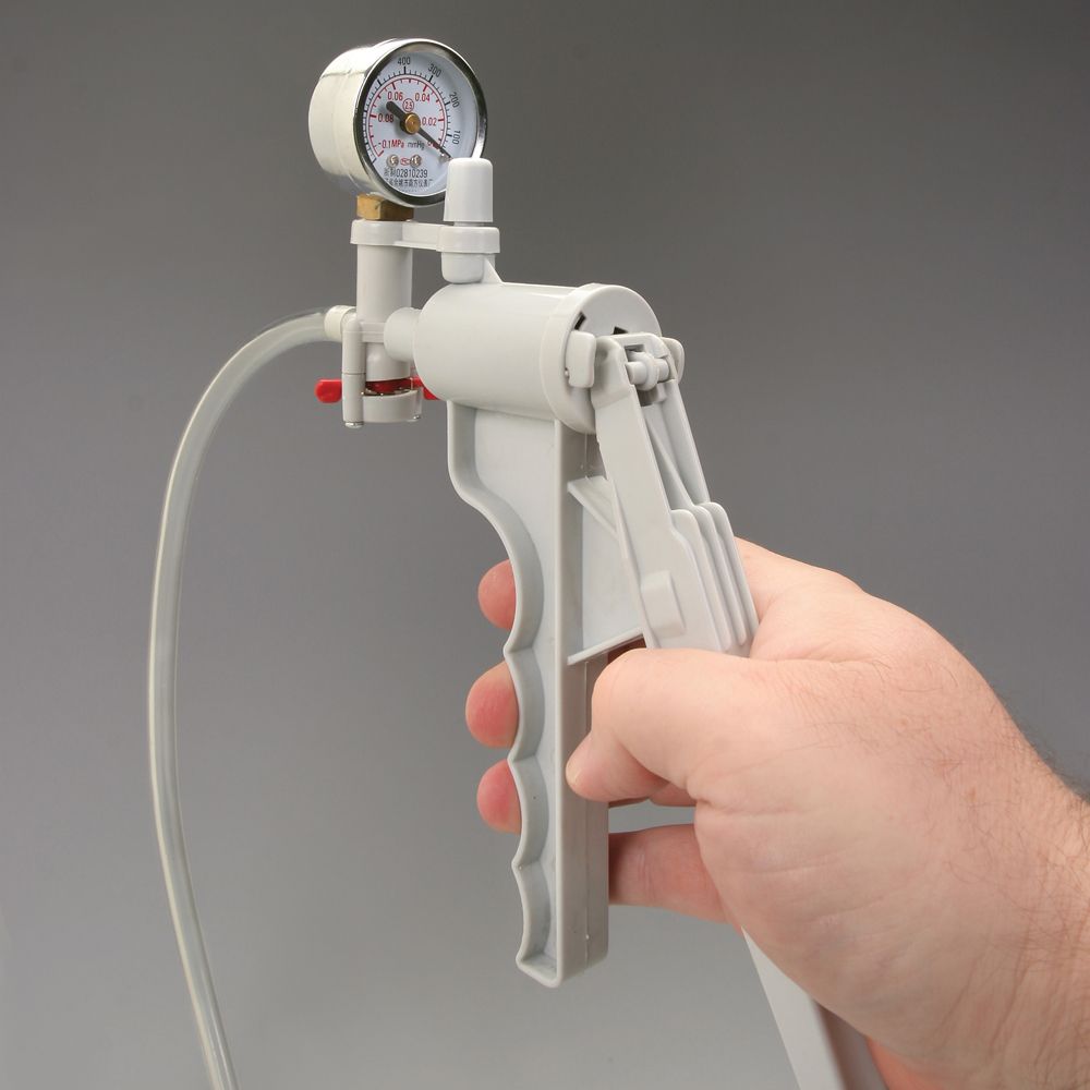 HandOperated Vacuum Pump with Gauge Carolina Biological Supply
